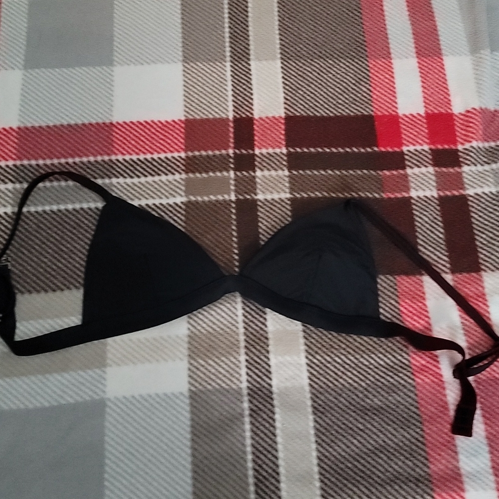 Is black swimsuit top